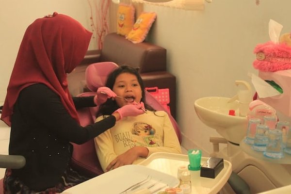 Comment réduire les risques de caries dentaires chez les enfants?